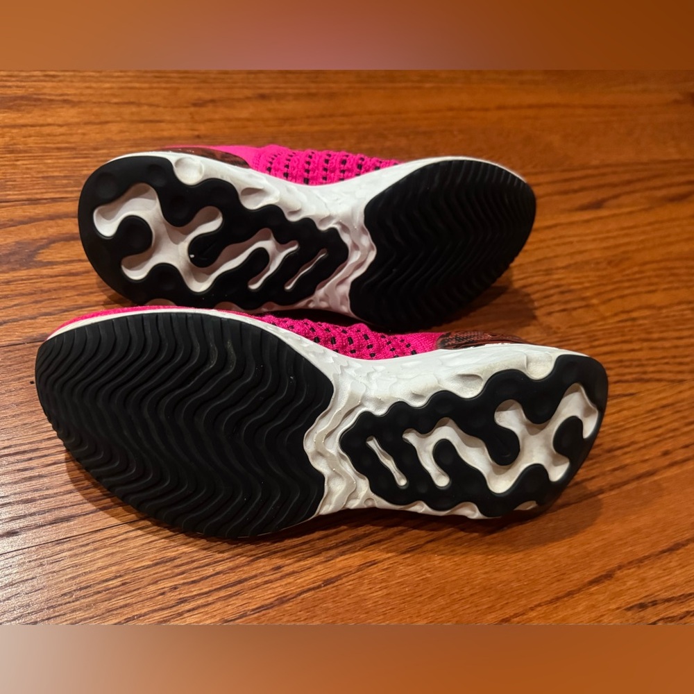 Nike Women’s React Phantom Run Flyknit 2 in Pink Prime Zebra. sz. 8M - Picture 6 of 6